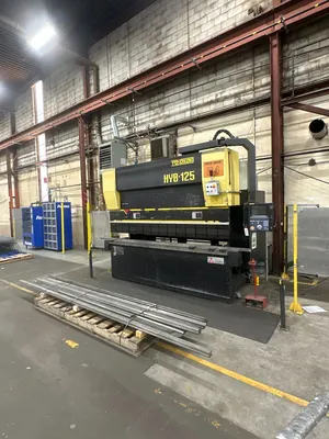 TOYOKOKI HYB-12530 Brake Press | ListingHippo (26)