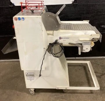 8-0143 Oliver Bloemhof Bread and Roll Moulder 860L