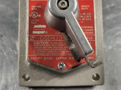 USED CROUSE-HINDS DSD923SA