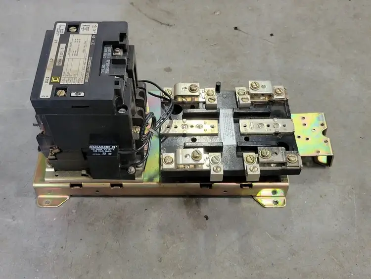 Used SQUARE D 8736SDO1V02S Switchgears British Columbia CA | Lenmark #242578