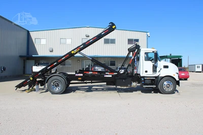 New | in-Stock 2027 MACK MD7 Rolloff Trucks Texas US | Roll Off Truck World #1491884