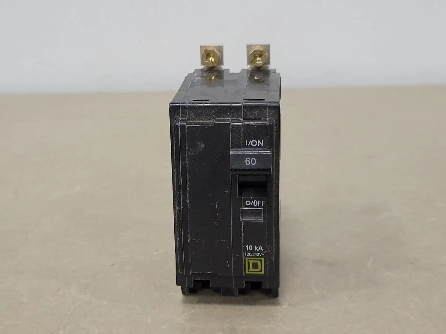 NEW SQUARE D QOB260