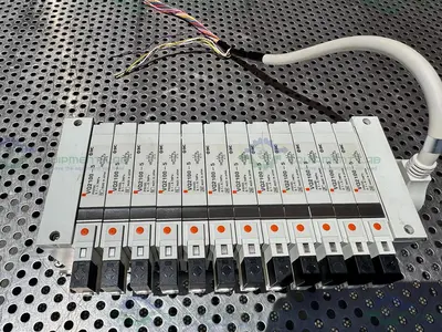 Used LOT OF 12 - SMC VQ2100-5 SOLENOID VALVE MANIFOLD 0.1-0.7 MPA Electronics & Components California US | Equipment Lab #1271596