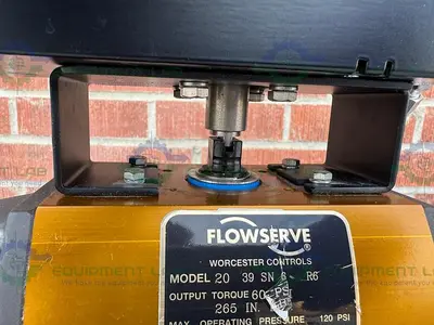 USED FLOWSERVE L 93 SWP4 DIGITAL VALVE POSITIONER W/ 20 39 SN 6 R6 PNEUMATIC ACTUATOR