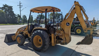 USED 2004 DEERE 110