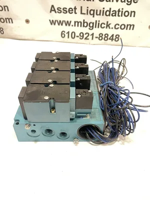 MAC 82A-AD-BKA-TU-DFF6-1DK 4-Valve Directional Control Valve Manifold 24V 150PSI