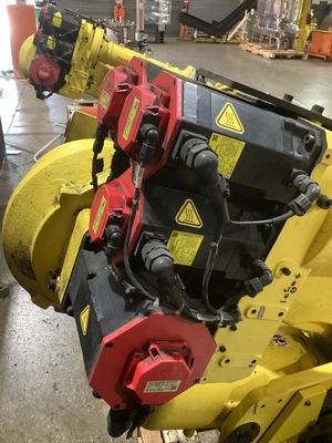 USED FANUC R-2000IB/210F + R30IB