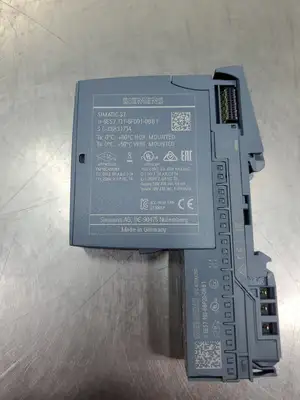 USED Siemens 6ES7131-6FD01-0BB1 Module w/6ES7193-6BP20-0BB1 Base.