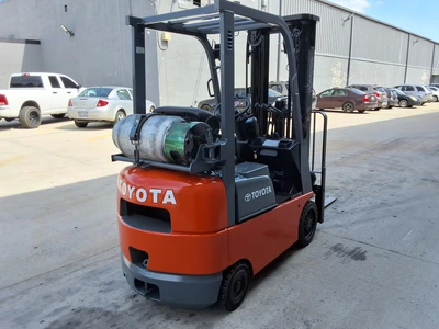 USED TOYOTA 3,000LBS CAPACITY