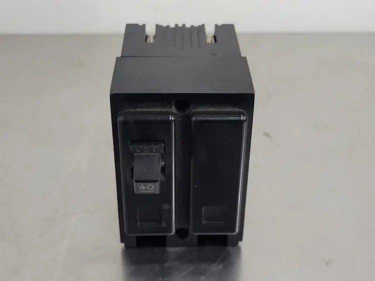 Used BRYANT QP240 Switchgears British Columbia CA | Lenmark #244579