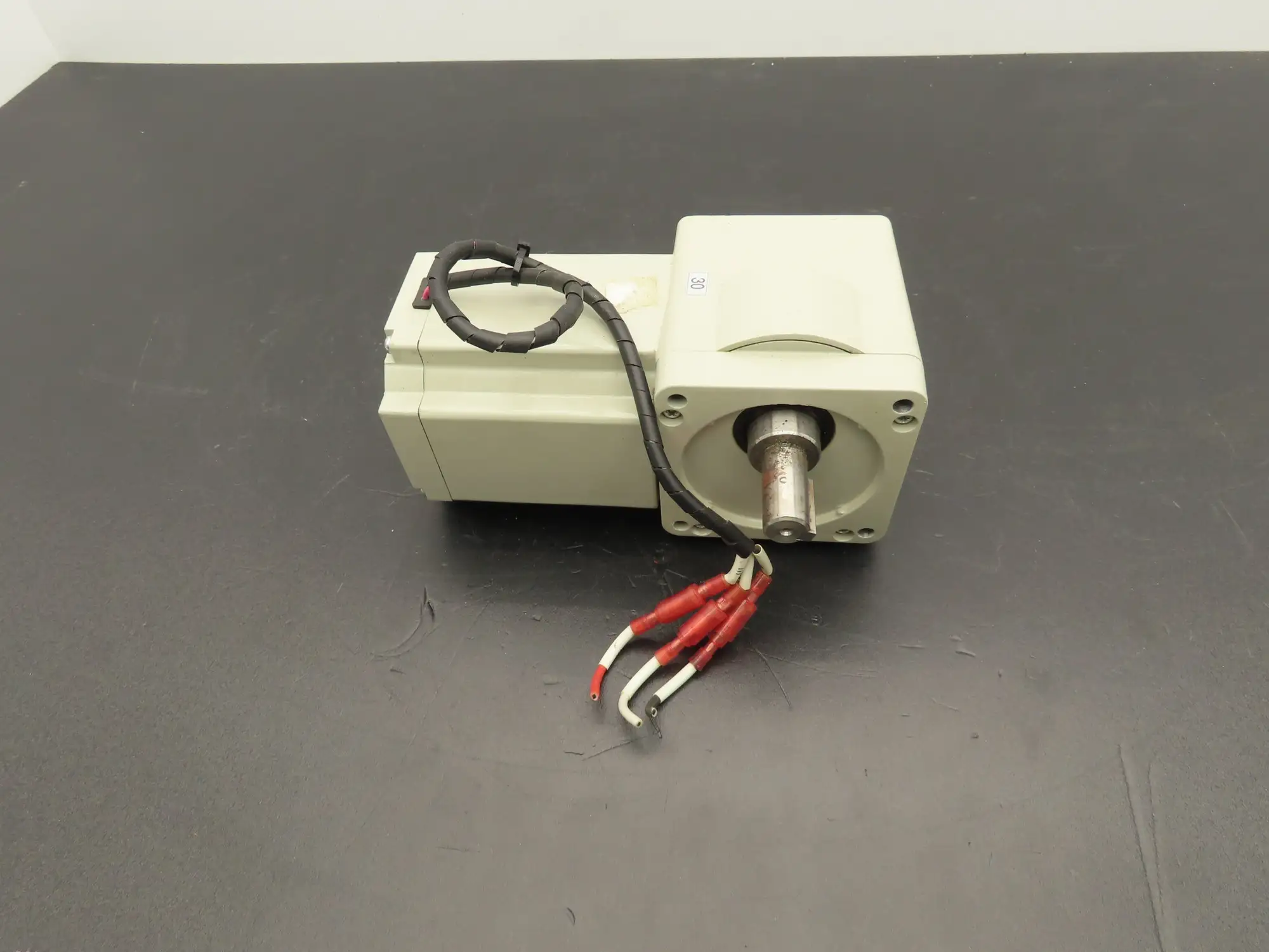 Sumitomo Hyponic Drive RNFM009-15R-30 Gearmotor 30:1 Ratio 56rpm 230V 3PH RH