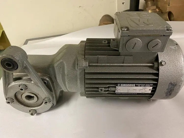 Used SEW-EURODRIVE SA31D180K Gearmotors | Surplus Asset Holdings #1226651