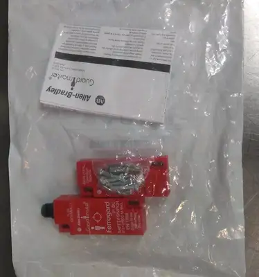 Allen Bradley 440N-G02099/B Safety Switch Module Loc4E32