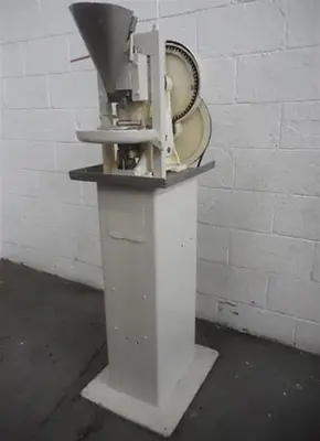 COLTON SINGLE PUNCH TAB PRESS