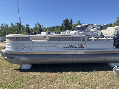 Used 2016 SUNTRACKER PARTY BARGE 22 DLX Boats (Misc) Michigan US | Miedema Asset Management Group #1474490