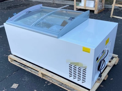 171-0406 43" Self Contained Countertop Display Freezer