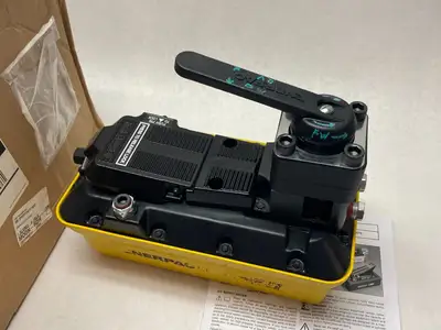 PAMG1402N | Enerpac  Turbo II Air Hydraulic Pump 4/3 Manual Valve - Used