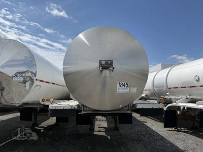 Used 1994 WALKER _UNKNOWN_ Tanker Trailers Indiana US | Lakeshore Equipment Sales #1546597