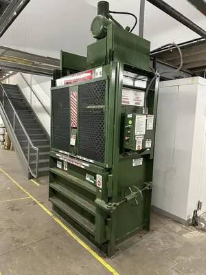 USED PTR 1800HD VERTICAL BALER