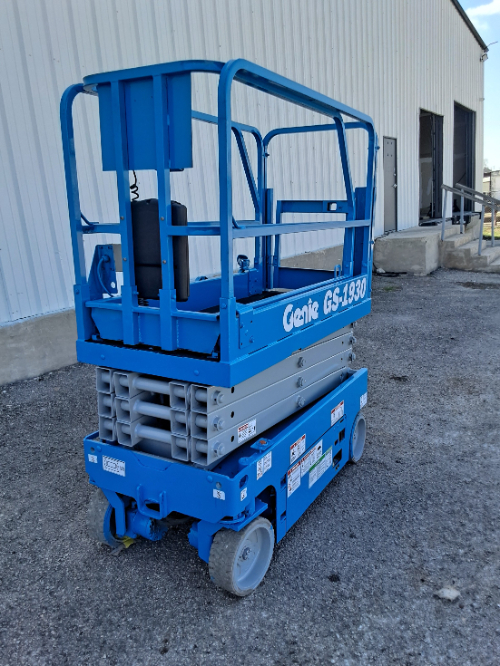USED 2017 Genie GS-1930