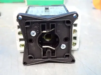 USED SCHNEIDER ELECTRIC VCCF02