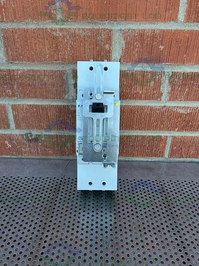 Used EATON XEFFECT NZM2 CIRCUIT BREAKER 8KV, 690V Electronics & Components | Equipment Lab #486247
