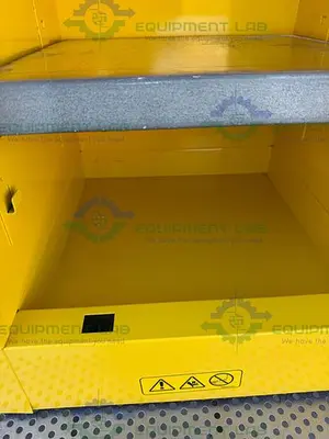 USED EAGLE 1903X 4 GALLON FLAMMABLE LIQUID STORAGE CABINET W/ SOFT CLOSE DOOR, KEY