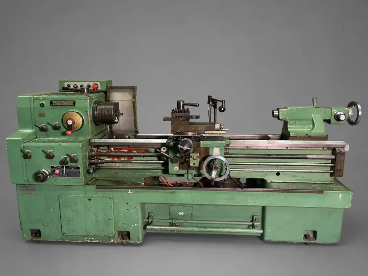 Used 1985 WHACHEON WL-435 Gap Lathes AU | ESP Machinery Australia Pty Ltd #34105