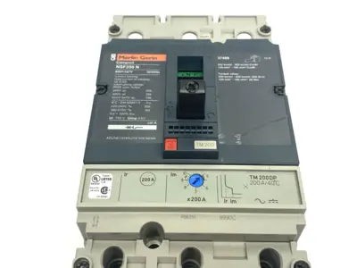 New | in-Stock Merlin Gerin Comp. Molded Case Circuit Breaker 3-Pole MINOR FACE DAMAGE Circuit Breakers Michigan US | Maverick Industrial Sales #1398676