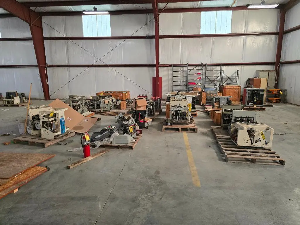 Used _UNKNOWN_ _UNKNOWN_ Circuit Breakers Indiana US | Myron Bowling Auctioneers Inc #1503991