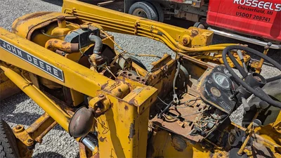 USED JOHN DEERE 300