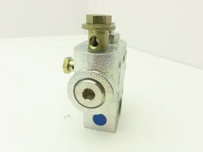 Linde 0009443041 Electric Forklift Flow Control Valve Removed From E20C