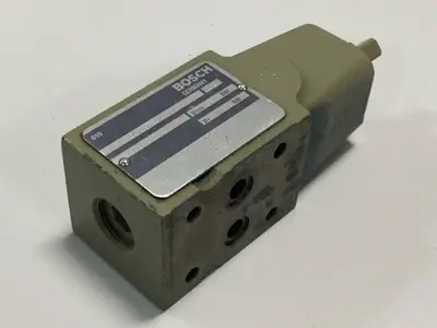 USED BOSCH 0 811 104 102