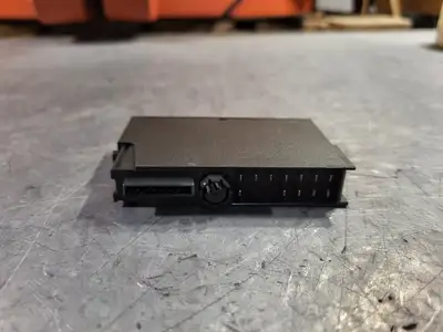 NEW SIEMENS 6ES7138-4CA01-0AA0