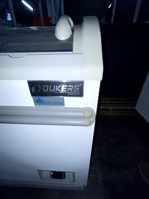 72-0435 Dukers WD-500Y Self Contained Chest Freezer