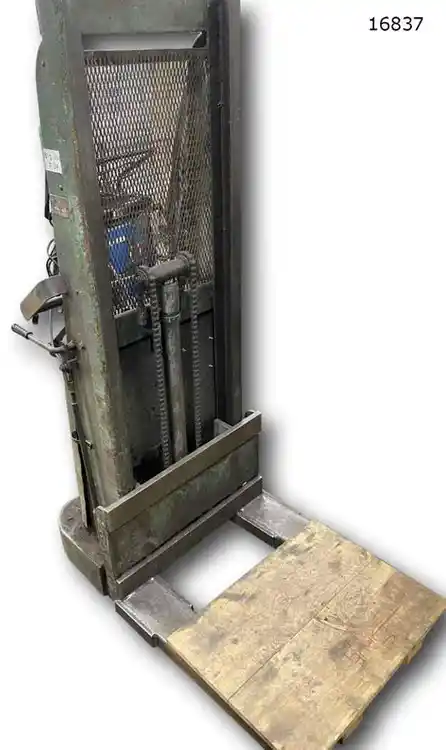 Used BIG JOE 1056 Stackers Minnesota US | SOMINN MACHINERY SALES #351149