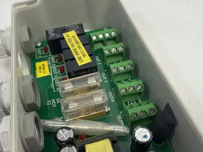 USED PULSAFEEDER MICROVISION FLOW CONTROLLER UNIT 120V 5A SFT. VER. 1.39