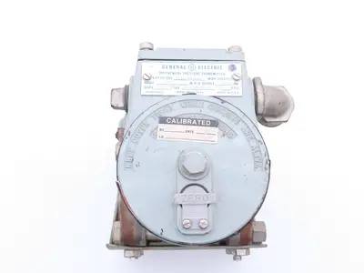 General Electric 50-555 Differential Pressure Transmitter MWP 2000PSI 52.5VCD