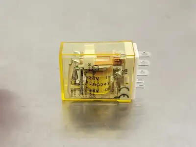 NEW IDEC RH1B-UDC24V