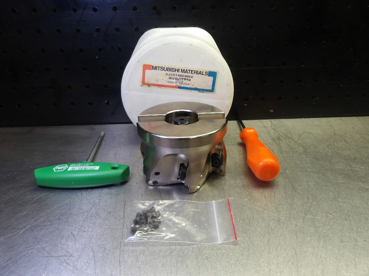 Mitsubishi 4" Indexable Coolant Thru Facemill 1.5" Arbor AJXU14R0406E (LOC3558B)