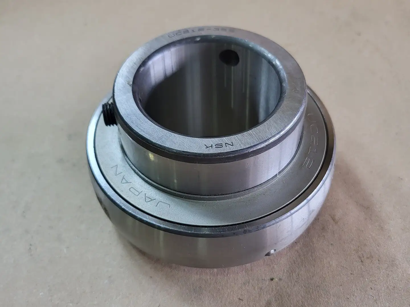 NEW SKF UC212-35S