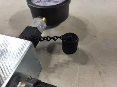 0-3700 PSI Gauge with Metering Block