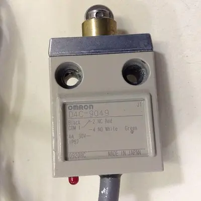USED OMRON D4C-9049