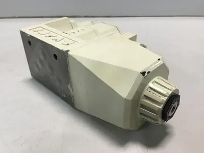 USED TOKIMEC DG4V-5-22A-M-P7L-H-7-40