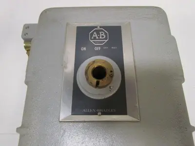 Allen Bradley 513-CHH-41 Cobination Starter Circuit Breaker NEMA Size 2 200-575V