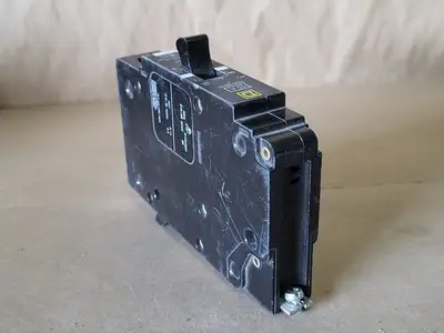 USED SQUARE D EDB16015