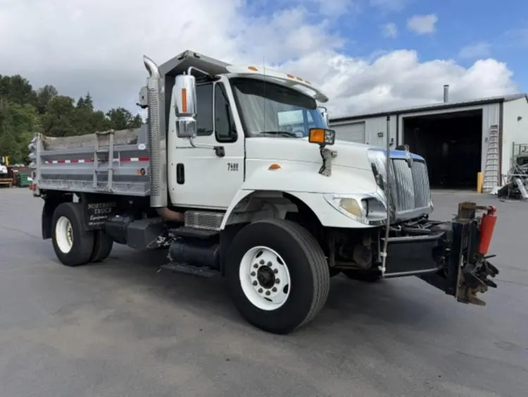 Used 2006 INTERNATIONAL 7400 Bucket (boom) trucks Washington US | Puget Sound Truck Sales #1541017