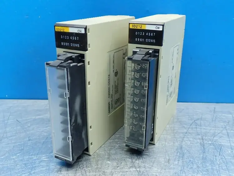 Used OMRON C200HOD212 Input / Output Modules | HGR 24 #733516