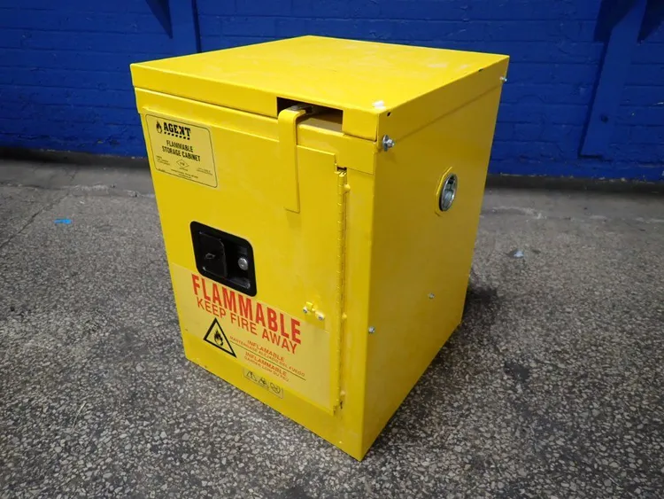 Used AGENT _UNKNOWN_ Cabinets Ohio US | HGR 24 #1147839