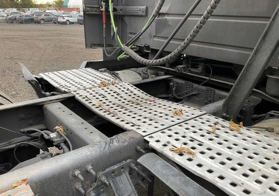 USED 2014 VOLVO VNL 6X4
